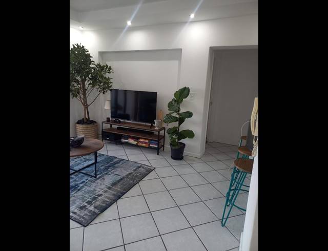 3 BEDROOM PROPERTY TO RENT IN WINCHESTER HILLS